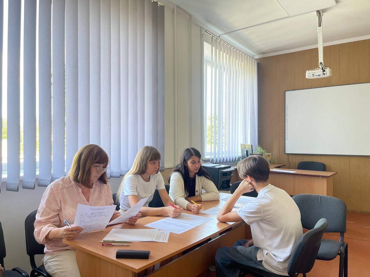 Ви зараз переглядаєте 21 липня 2026 року у ВСП «Зборівський фаховий коледж ТНТУ імені Івана Пулюя» розпочався важливий етап вступної кампанії – вступні випробування у формі співбесіди для вступників, які прагнуть стати студентами нашого закладу освіти. Співбесіди проводяться відповідно до затверджених програм та правил прийому.